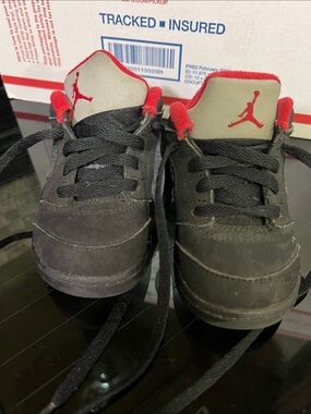 Jordan Kids Black and Red Low-Top Sneakers